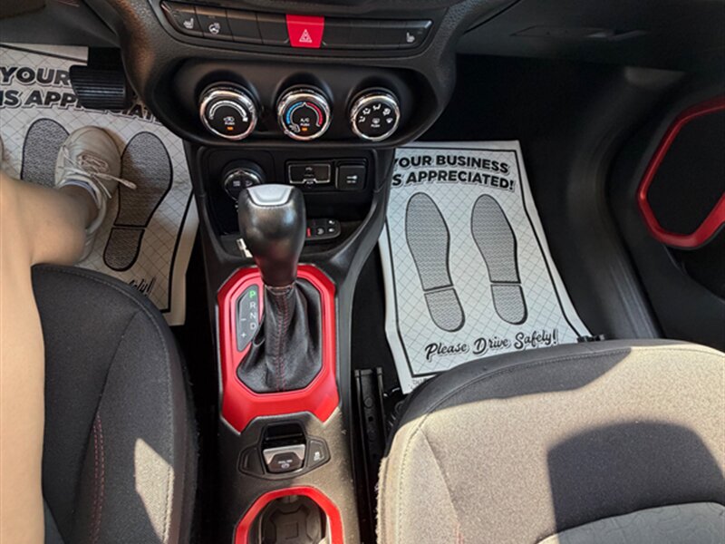 2017 Jeep Renegade Trailhawk - Photo 15 - Midlothian, IL 60445