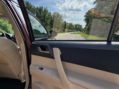 2013 Toyota Highlander Plus   - Photo 26 - Midlothian, IL 60445