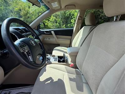 2013 Toyota Highlander Plus   - Photo 20 - Midlothian, IL 60445