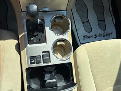 2013 Toyota Highlander Plus   - Photo 18 - Midlothian, IL 60445