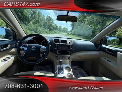 2013 Toyota Highlander Plus   - Photo 11 - Midlothian, IL 60445