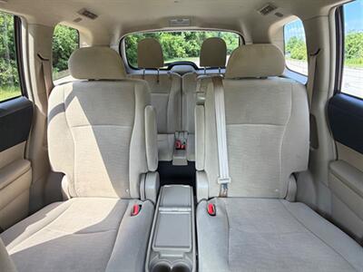 2013 Toyota Highlander Plus   - Photo 12 - Midlothian, IL 60445