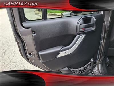 2014 Jeep Wrangler Unlimited Sahara - Photo 25 - Midlothian, IL 60445