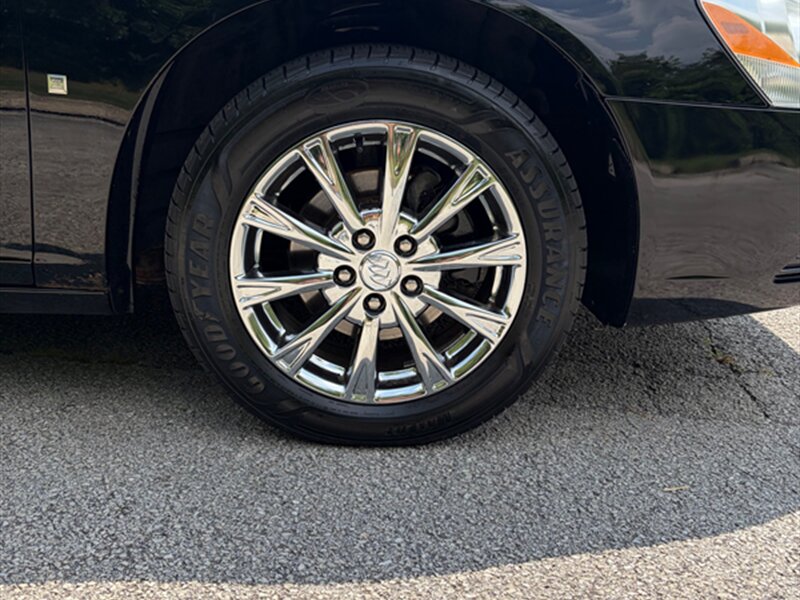 2009 Buick Lucerne CXL - Photo 28 - Midlothian, IL 60445