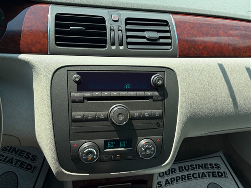 2009 Buick Lucerne CXL - Photo 13 - Midlothian, IL 60445