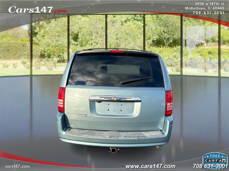 2008 Chrysler Town & Country Touring photo 4