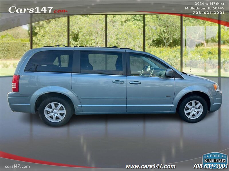 2008 Chrysler Town & Country Touring photo 6