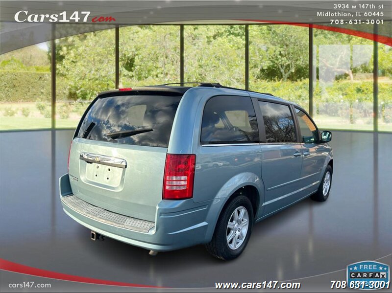 2008 Chrysler Town & Country Touring photo 5