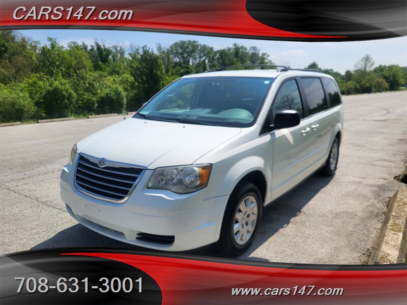 2010 Chrysler Town & Country LX's photo