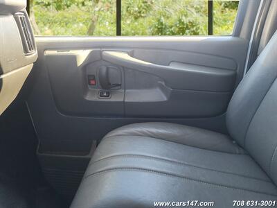 2015 Chevrolet Express 2500   - Photo 18 - Midlothian, IL 60445