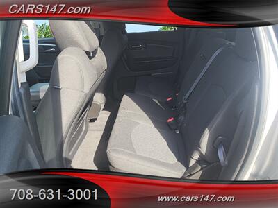 2009 Chevrolet Traverse LT   - Photo 10 - Midlothian, IL 60445