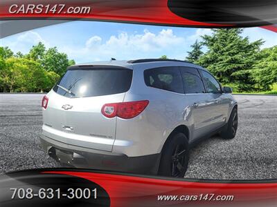2009 Chevrolet Traverse LT   - Photo 5 - Midlothian, IL 60445
