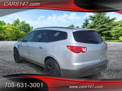 2009 Chevrolet Traverse LT   - Photo 3 - Midlothian, IL 60445