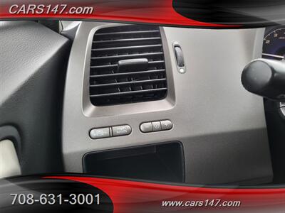 2011 Honda Civic LX-S   - Photo 18 - Midlothian, IL 60445