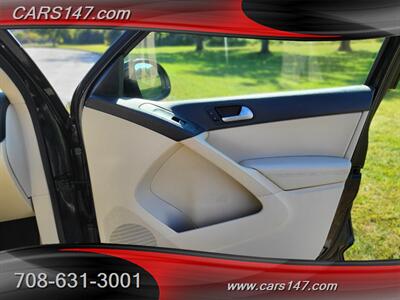 2011 Volkswagen Tiguan SE   - Photo 21 - Midlothian, IL 60445
