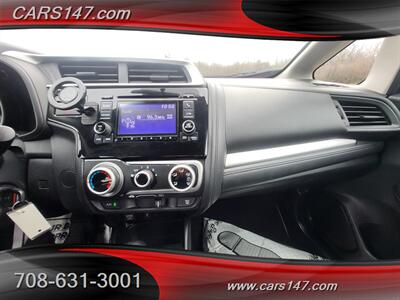 2017 Honda Fit LX   - Photo 18 - Midlothian, IL 60445