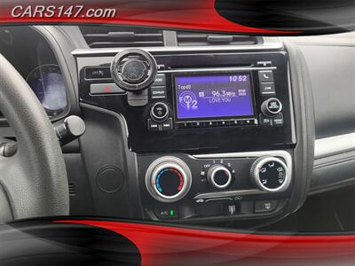 2017 Honda Fit LX   - Photo 17 - Midlothian, IL 60445