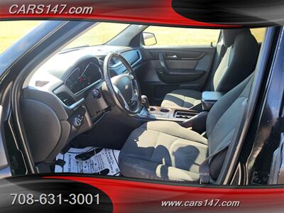 2016 Chevrolet Traverse LT   - Photo 11 - Midlothian, IL 60445