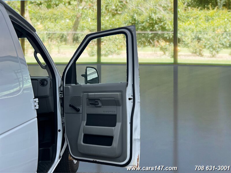 2013 Ford E-Series Econoline Van Commercial photo 16