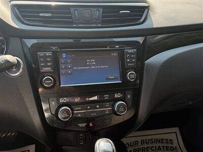 2017 Nissan Rogue Sport SV   - Photo 14 - Midlothian, IL 60445