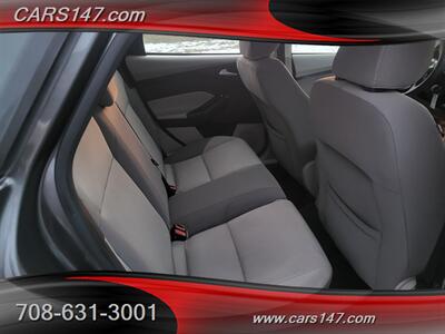 2013 Ford Focus SE - Photo 12 - Midlothian, IL 60445