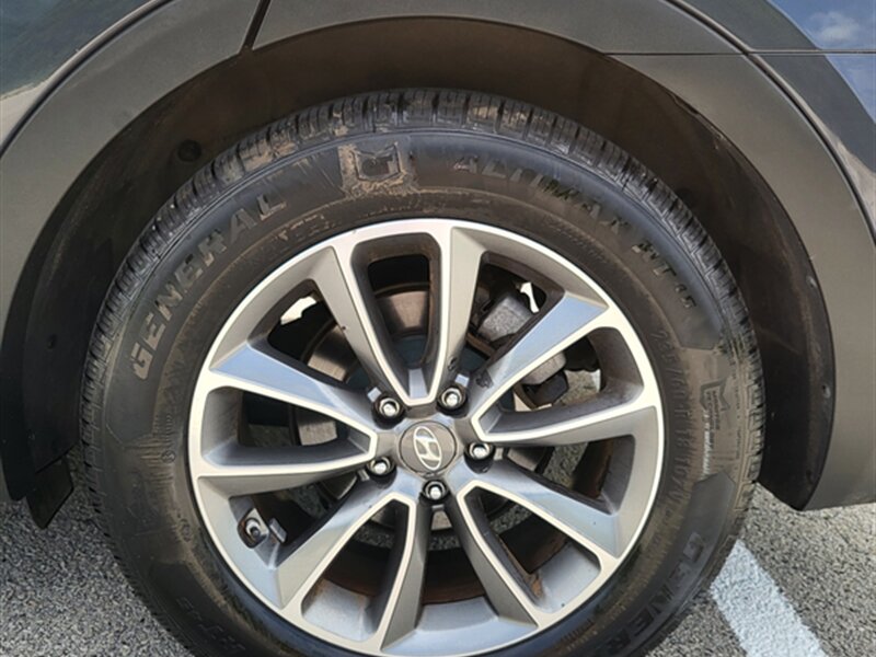2017 Hyundai SANTA FE SE - Photo 30 - Midlothian, IL 60445