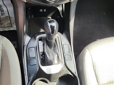 2017 Hyundai SANTA FE SE - Photo 16 - Midlothian, IL 60445