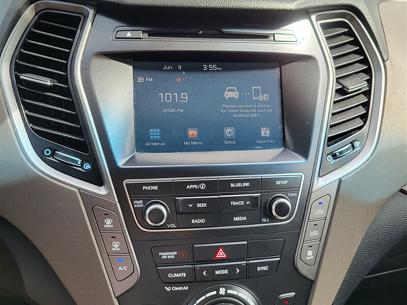 2017 Hyundai SANTA FE SE - Photo 15 - Midlothian, IL 60445