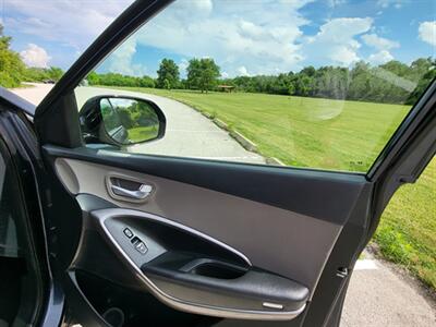 2017 Hyundai SANTA FE SE - Photo 27 - Midlothian, IL 60445