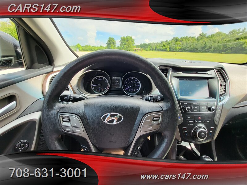2017 Hyundai SANTA FE SE - Photo 13 - Midlothian, IL 60445