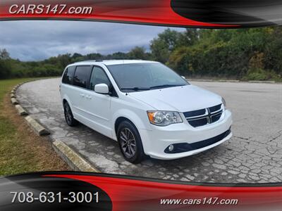 2017 Dodge Grand Caravan SXT   - Photo 4 - Midlothian, IL 60445