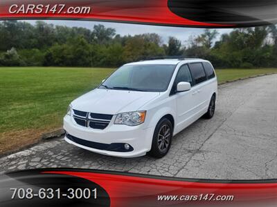 2017 Dodge Grand Caravan SXT   - Photo 1 - Midlothian, IL 60445