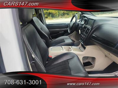 2017 Dodge Grand Caravan SXT   - Photo 18 - Midlothian, IL 60445