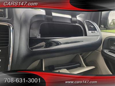 2017 Dodge Grand Caravan SXT   - Photo 15 - Midlothian, IL 60445