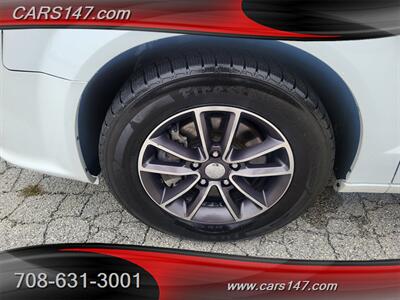 2017 Dodge Grand Caravan SXT   - Photo 28 - Midlothian, IL 60445