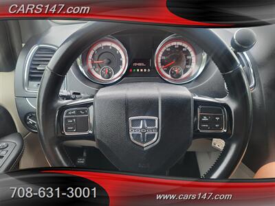 2017 Dodge Grand Caravan SXT   - Photo 10 - Midlothian, IL 60445