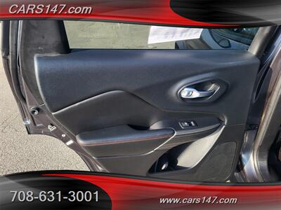 2016 Jeep Cherokee Trailhawk   - Photo 18 - Midlothian, IL 60445