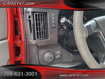 2012 Chevrolet Express 3500   - Photo 18 - Midlothian, IL 60445