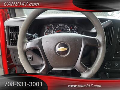 2012 Chevrolet Express 3500   - Photo 13 - Midlothian, IL 60445