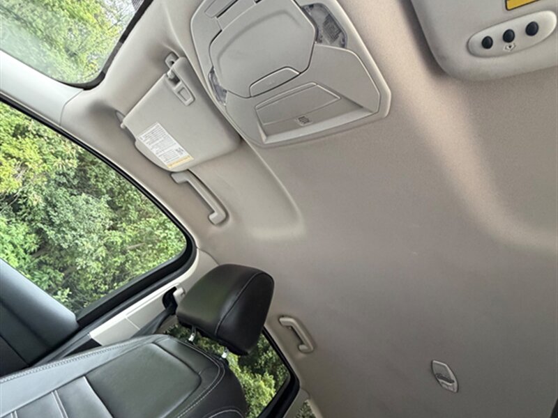 2017 Ford Escape Titanium - Photo 16 - Midlothian, IL 60445