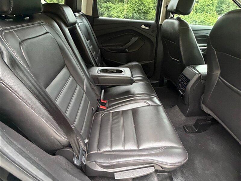 2017 Ford Escape Titanium - Photo 19 - Midlothian, IL 60445