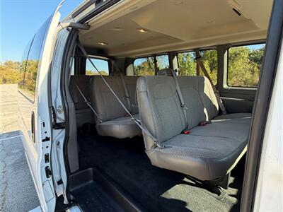 2017 Chevrolet Express LT 3500   - Photo 19 - Midlothian, IL 60445