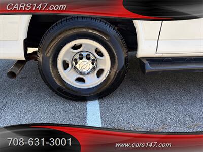 2017 Chevrolet Express LT 3500   - Photo 27 - Midlothian, IL 60445