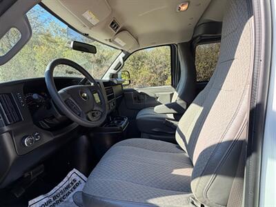 2017 Chevrolet Express LT 3500   - Photo 17 - Midlothian, IL 60445