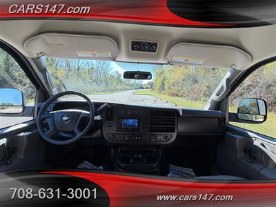 2017 Chevrolet Express LT 3500   - Photo 10 - Midlothian, IL 60445
