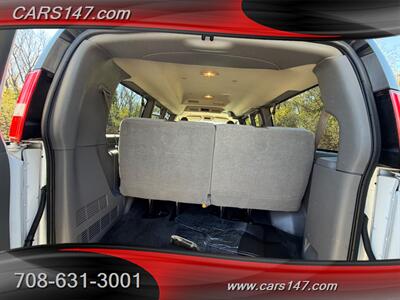 2017 Chevrolet Express LT 3500   - Photo 9 - Midlothian, IL 60445