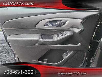 2018 Chevrolet Traverse LT Cloth   - Photo 17 - Midlothian, IL 60445