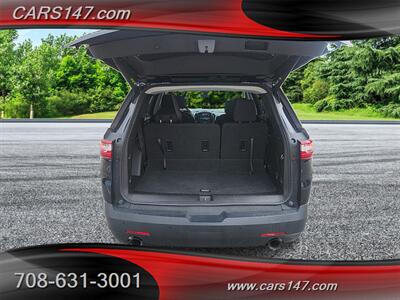 2018 Chevrolet Traverse LT Cloth   - Photo 11 - Midlothian, IL 60445