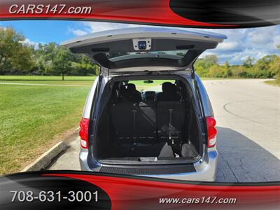 2013 Dodge Grand Caravan SXT - Photo 9 - Midlothian, IL 60445