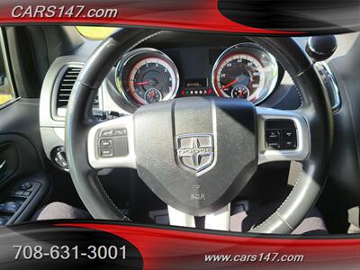 2013 Dodge Grand Caravan SXT - Photo 10 - Midlothian, IL 60445
